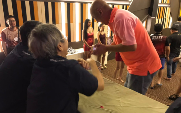 พิธีรดน้ำดำหัวอาจารย์อาวุโสและรุ่นพี่นายช่าง (ภาคตะวันออก)
