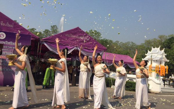 ภาพบรรยากาศงานสมโภชศาลพระภูมิหลังใหม่