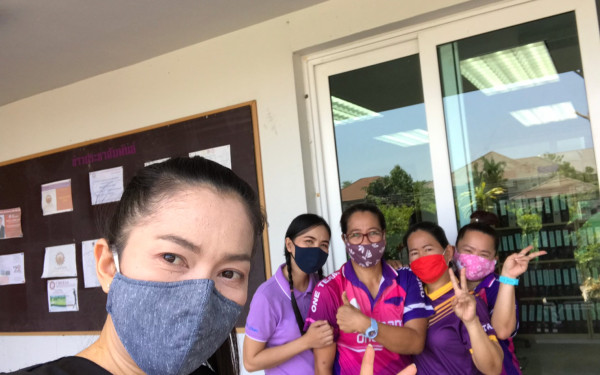 (21-04-63) แจกข้าวกล่องให้กับผู้ประสบภัยโควิด-19_(5)