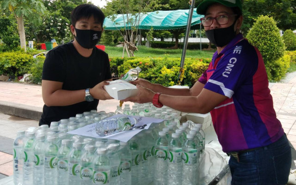 02.06.63 แจกข้าวกล่องให้กับผู้ประสบภัยโควิด-19_@วัดพระศรีฯบางเขน