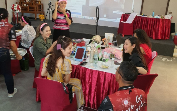 21.06.63 ภาพกิจกรรม Workshop เรียนการแต่งหน้าเพื่อส่งเสริมบุคลิกภาพและโหวงเฮง