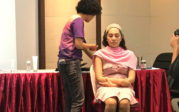 19.07.63 ภาพกิจกรรม Workshop เรียนการแต่งหน้าเพื่อส่งเสริมบุคลิกภาพและโหงวเฮง ครั้งที่ 2