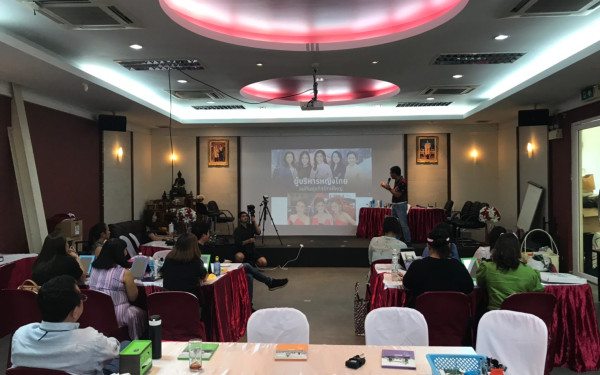 19.07.63 ภาพกิจกรรม Workshop เรียนการแต่งหน้าเพื่อส่งเสริมบุคลิกภาพและโหงวเฮง ครั้งที่ 2