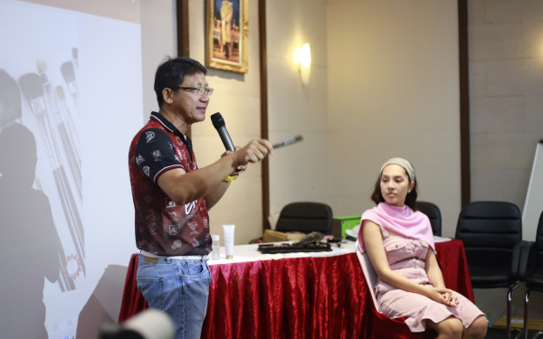 19.07.63 ภาพกิจกรรม Workshop เรียนการแต่งหน้าเพื่อส่งเสริมบุคลิกภาพและโหงวเฮง ครั้งที่ 2