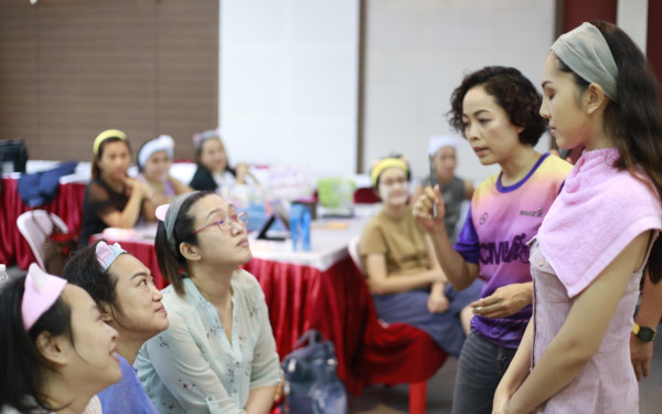19.07.63 ภาพกิจกรรม Workshop เรียนการแต่งหน้าเพื่อส่งเสริมบุคลิกภาพและโหงวเฮง ครั้งที่ 2