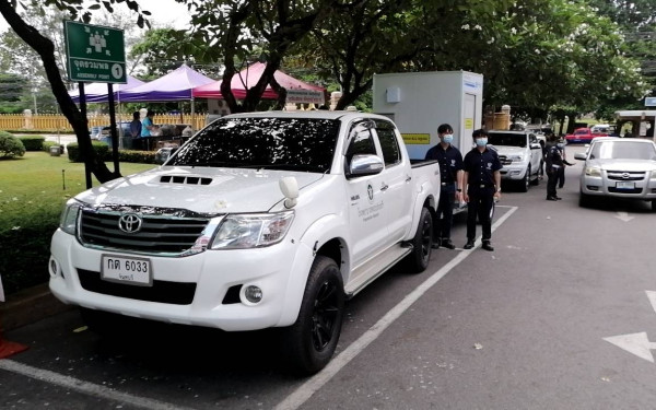 14.05.64 มูลนิธินักศึกษาเก่าคณะวิศวกรรมศาสตร์ มช.ส่งมอบรถ Mobile Clinic ให้รพ.พระปกเกล้า